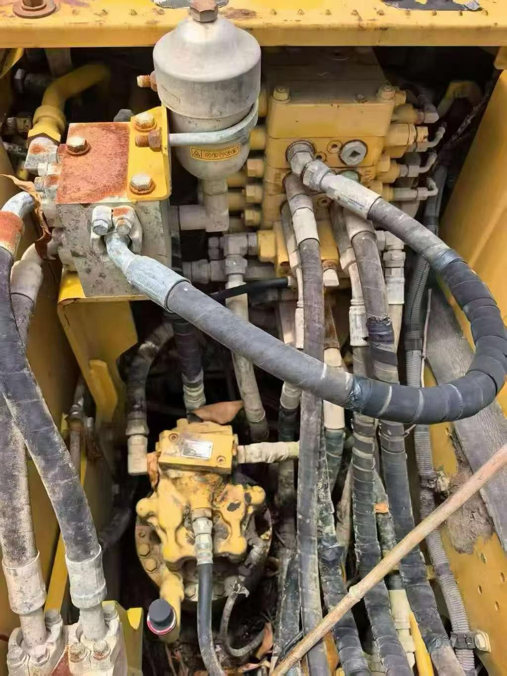 شراء حفارة Komatsu PC130-8 مستعملة / 4