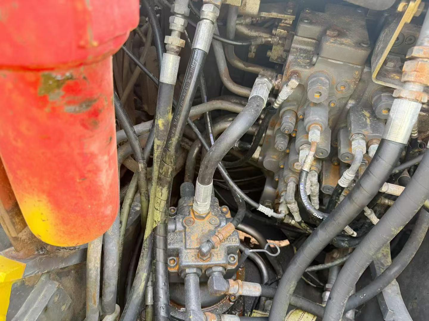 Buy Sumitomo SH130-3 Used Excavator / 6