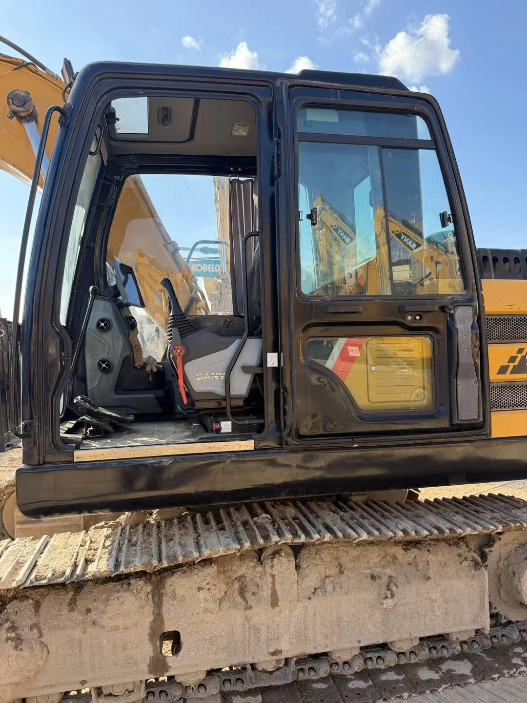 شراء حفارة Sany SY135C مستعملة / 3