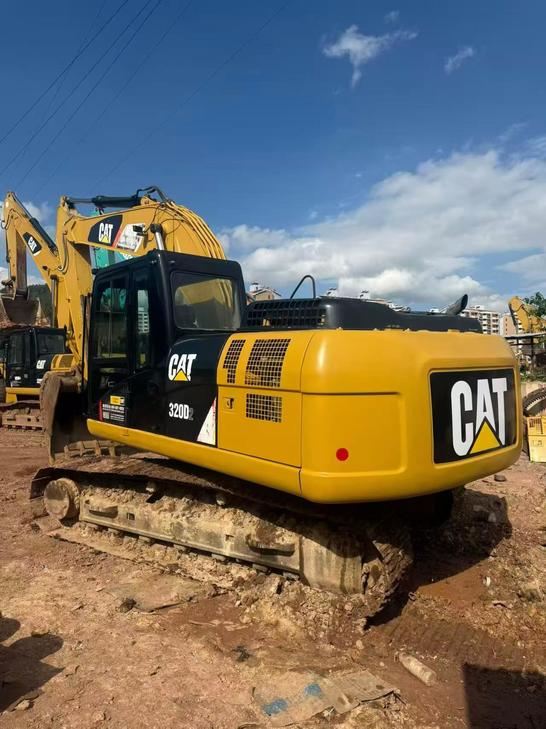 Buy Caterpillar 320D Used Excavator / 1