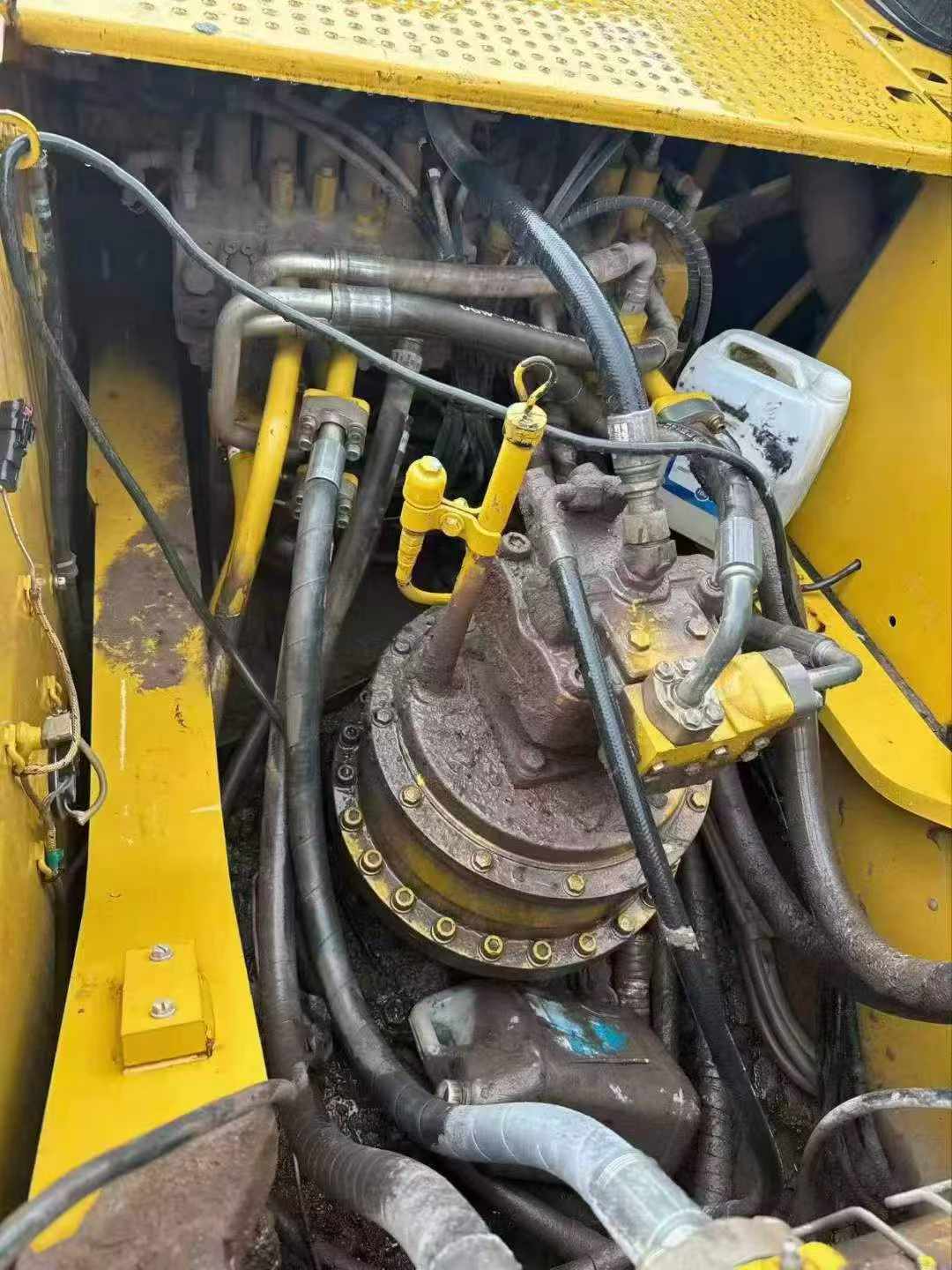 شراء حفارة Caterpillar 336E مستعملة / 6