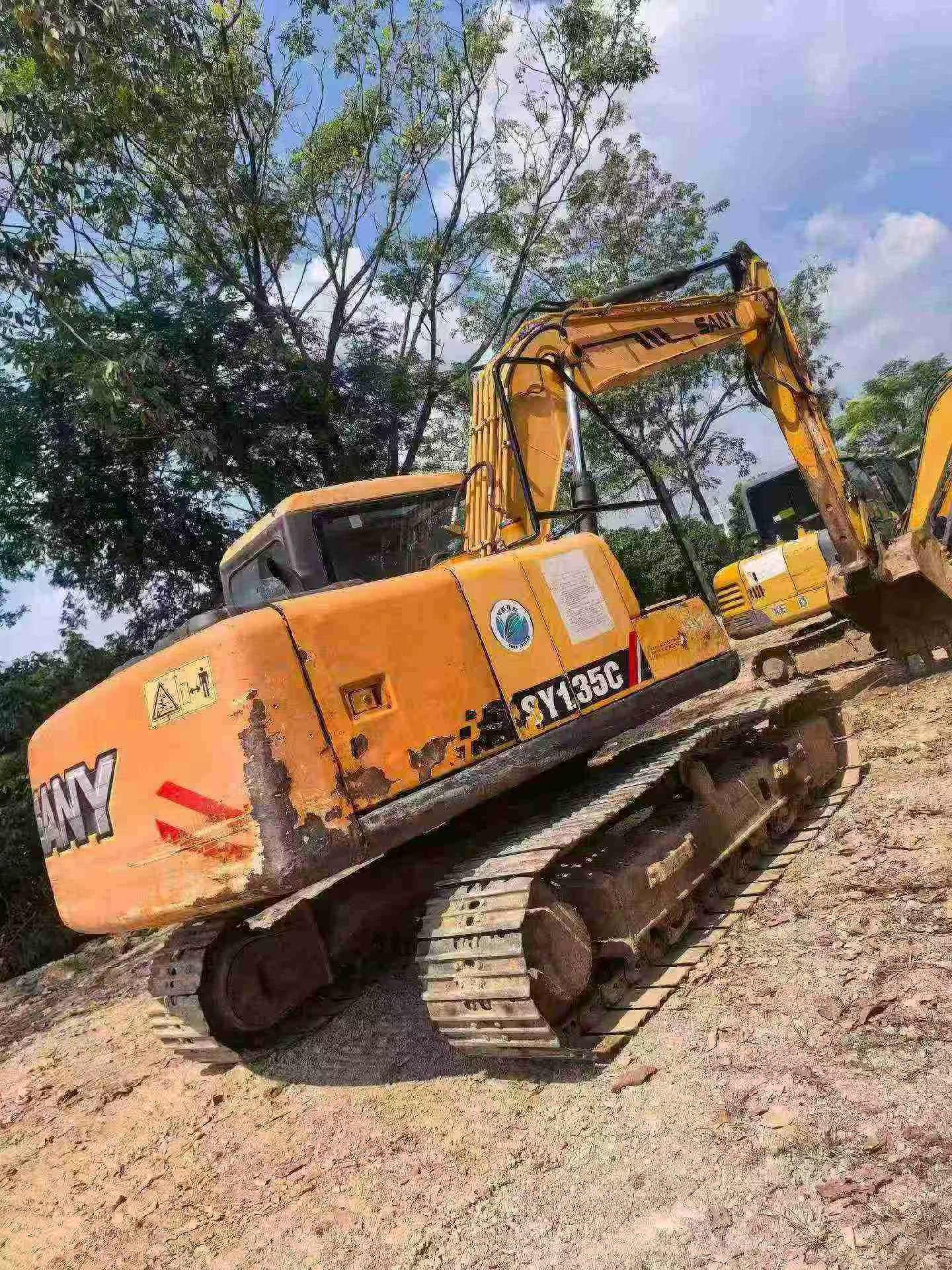 شراء Sany SY135 مستعمل حفارة