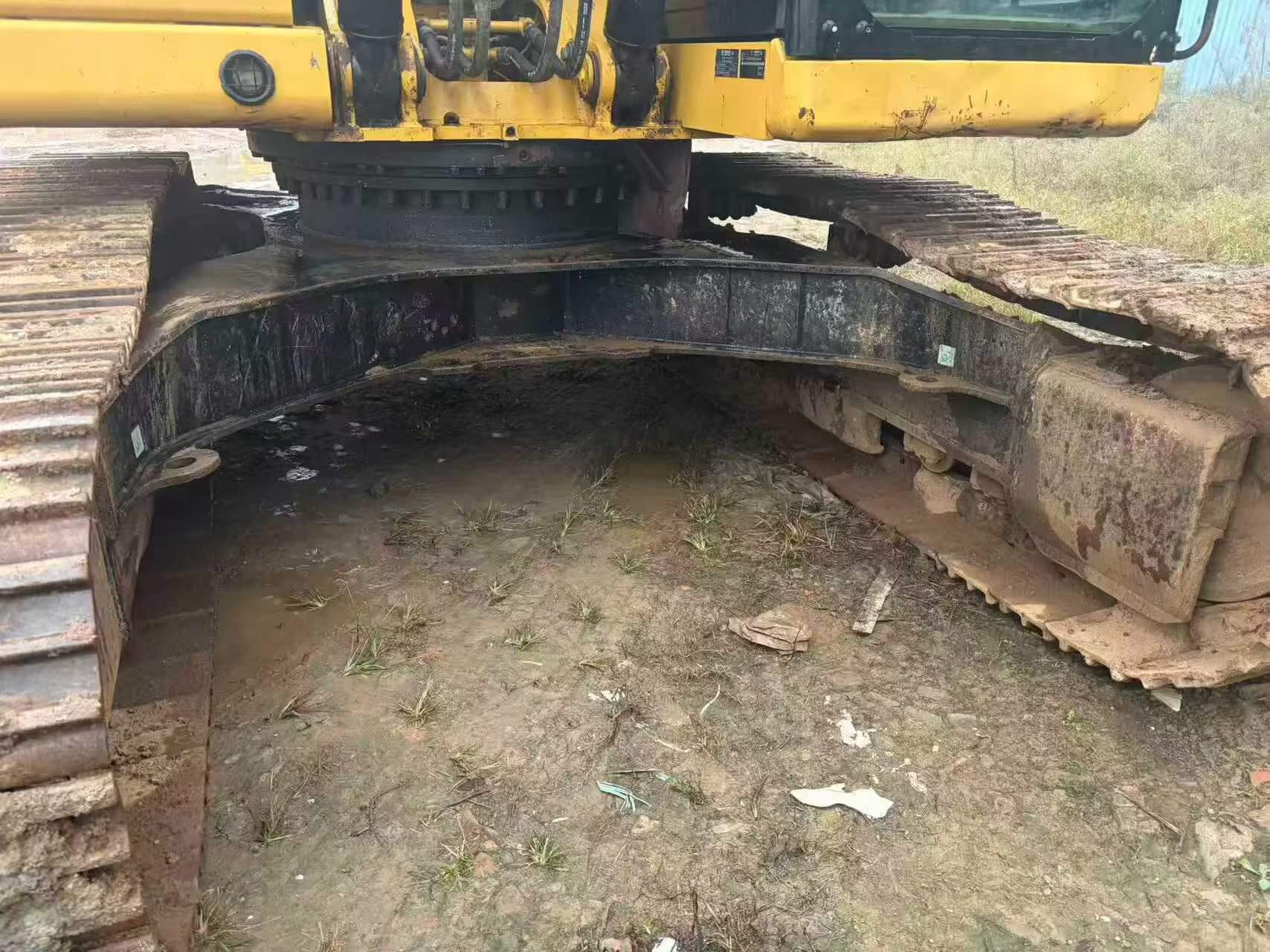 شراء حفارة Caterpillar 323 مستعملة / 7