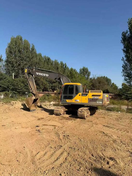 Buy Volvo EC210B Used Excavator / 1