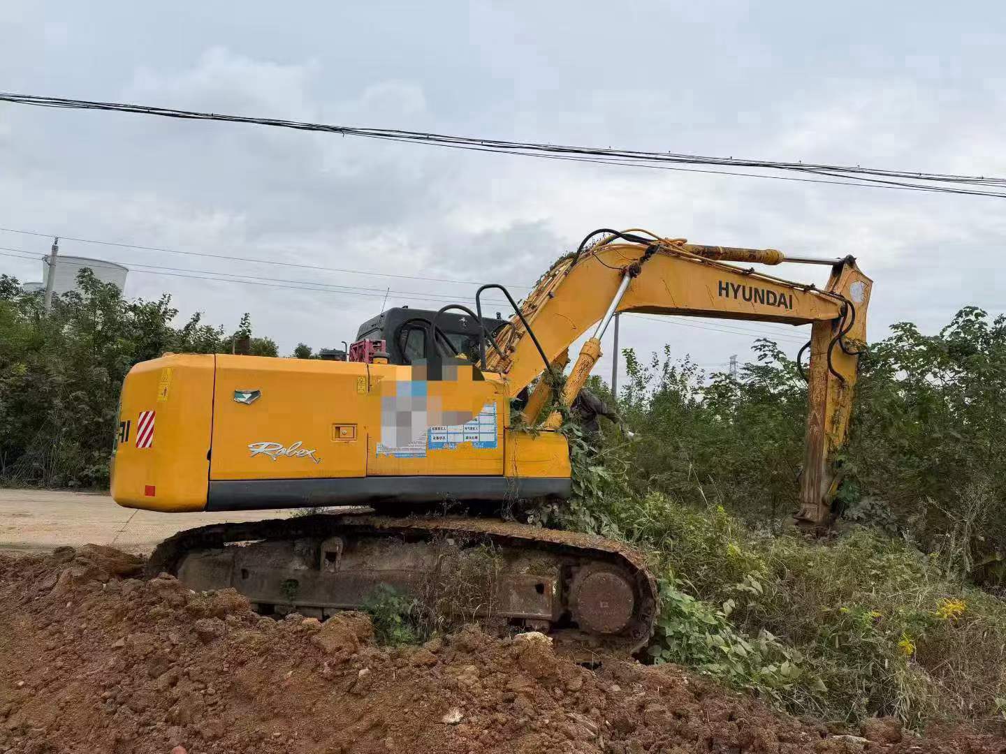 Buy Hyundai R215-7 Used Excavator / 2 Buy Hyundai R215-7 Used Excavator / 2