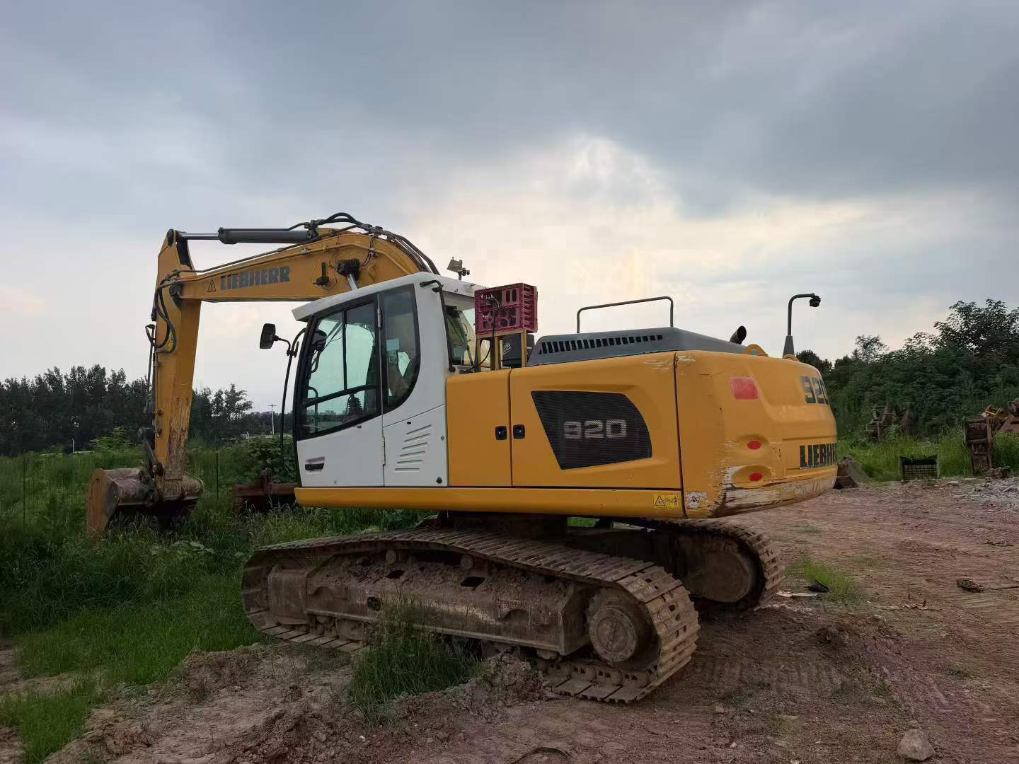 Buy Liebherr R920 Used Excavator / 2 Buy Liebherr R920 Used Excavator / 2