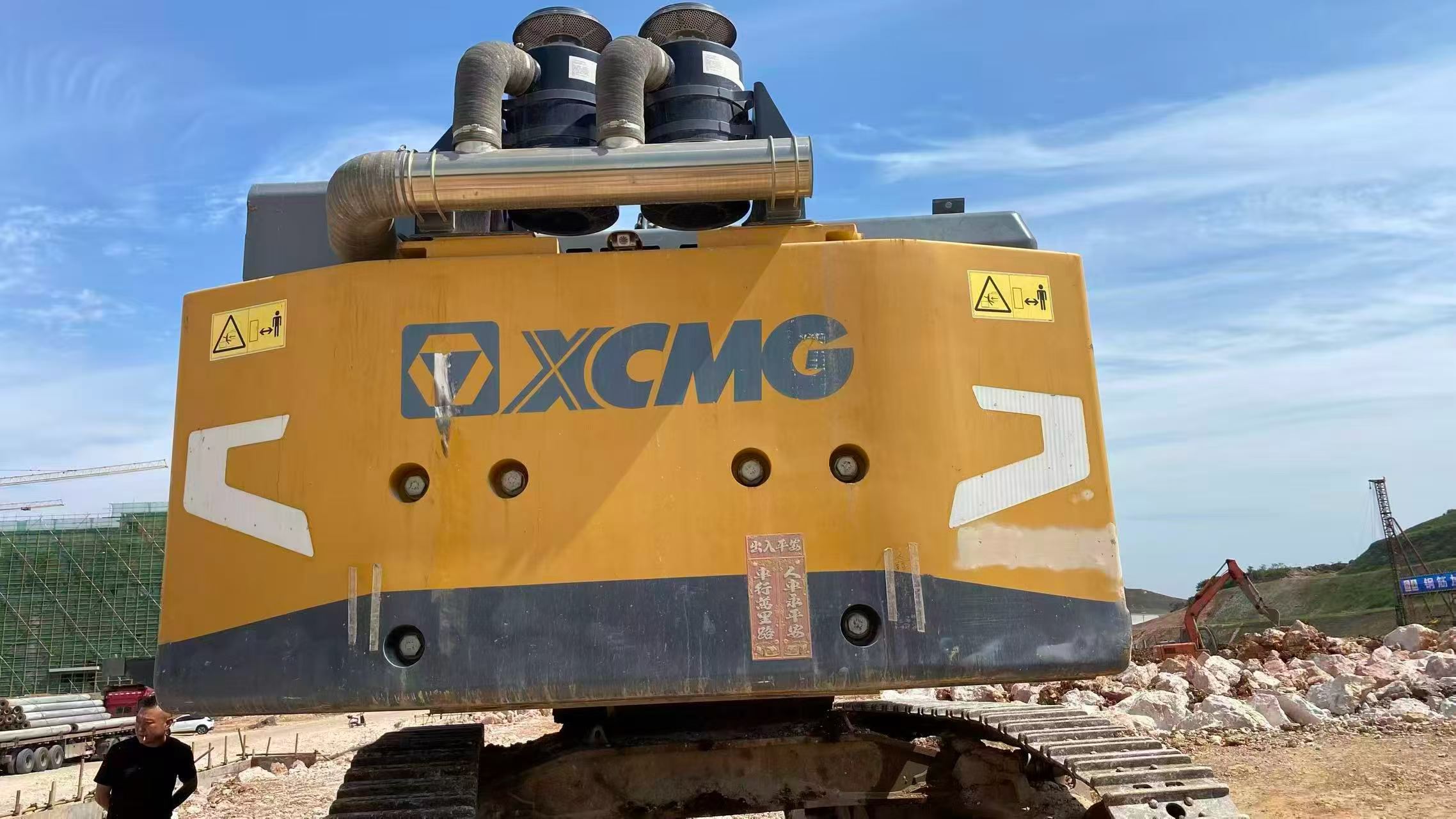 Buy XCMG XE690DK Used Excavator / 3 Buy XCMG XE690DK Used Excavator / 3