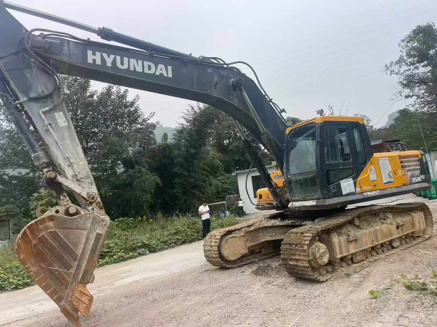 Buy Hyundai R350LVS Used Excavator / 1