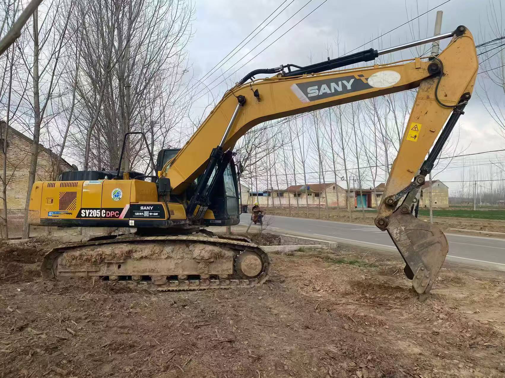 Buy Sany SY205C Used Excavator / 1