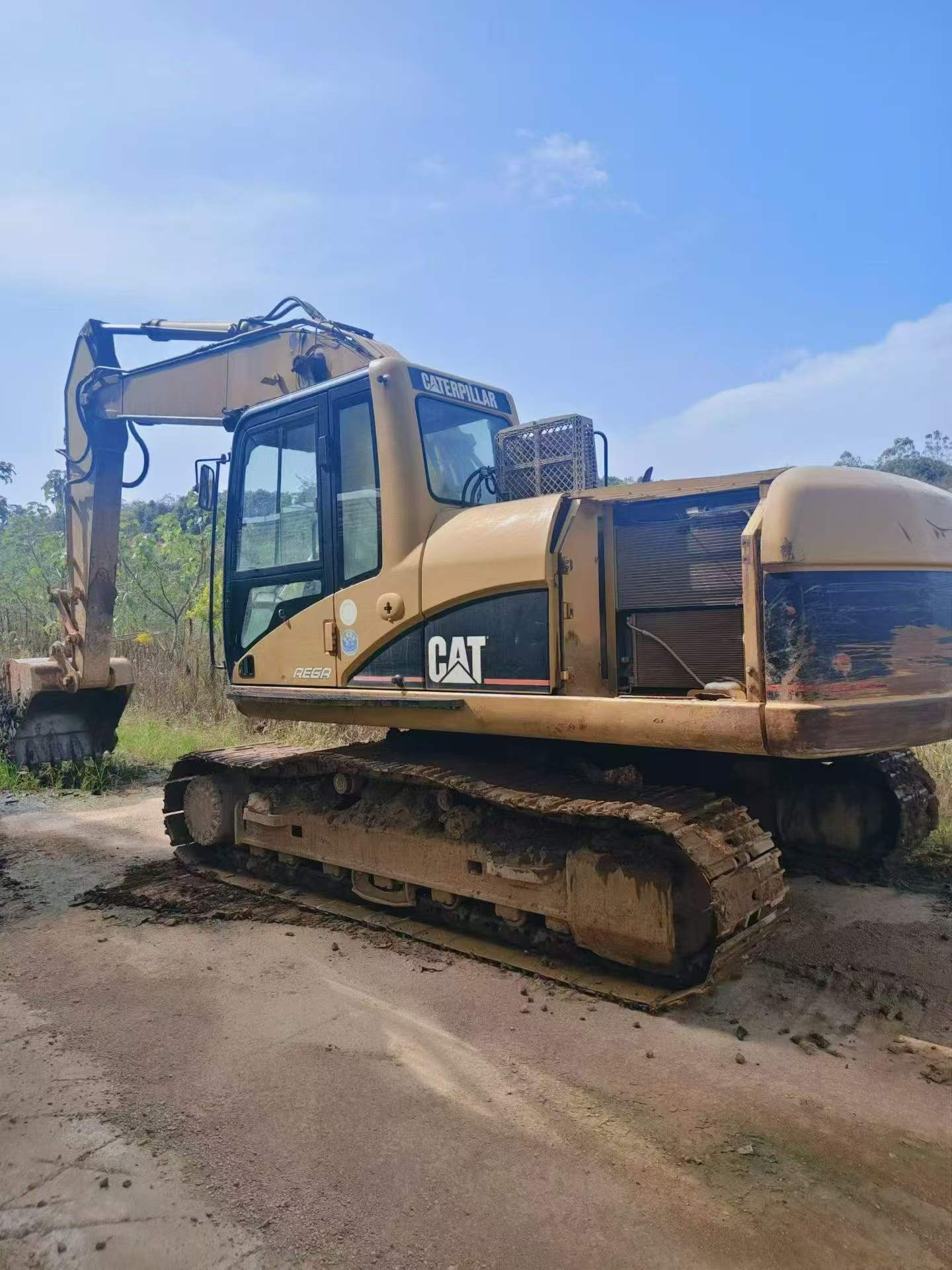 Buy Caterpillar 320C Used Excavator / 3 Buy Caterpillar 320C Used Excavator / 3