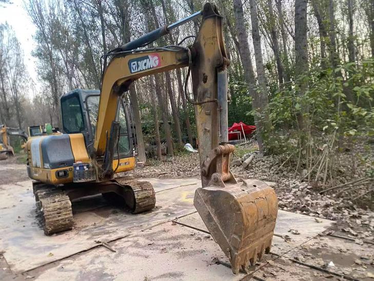 Buy XCMG XE60 Used Excavator / 1