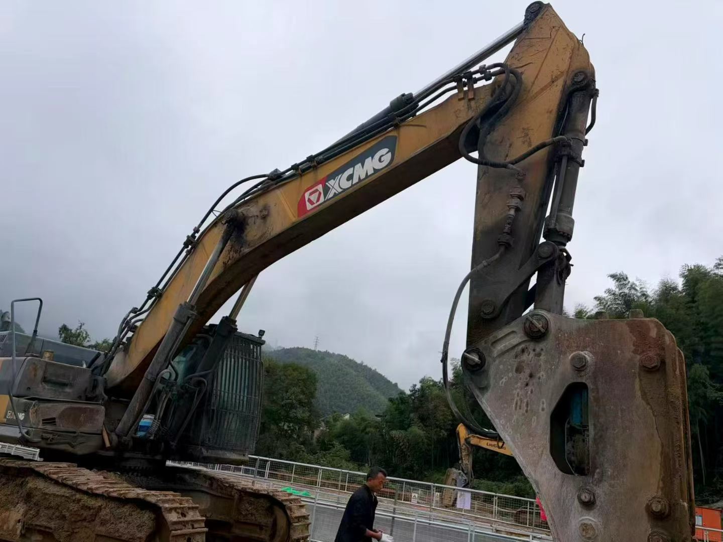 Buy XCMG XE490D Used Excavator / 3 Buy XCMG XE490D Used Excavator / 3