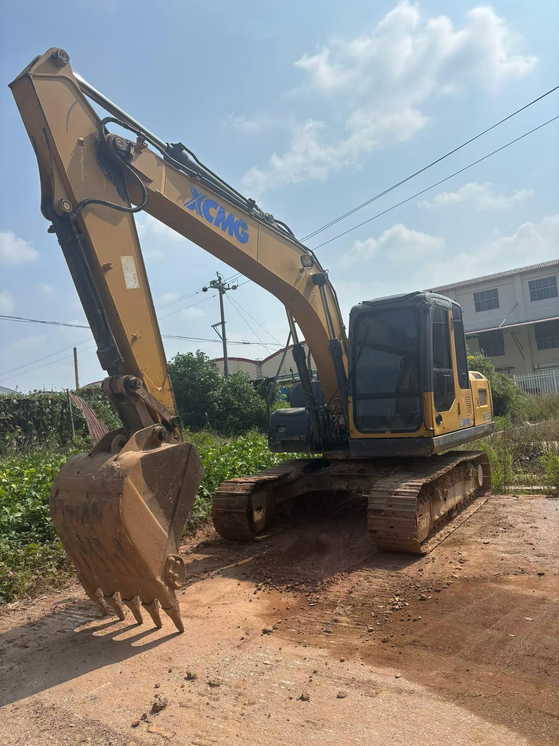 Buy XCMG Used Excavator / 2 Buy XCMG Used Excavator / 2