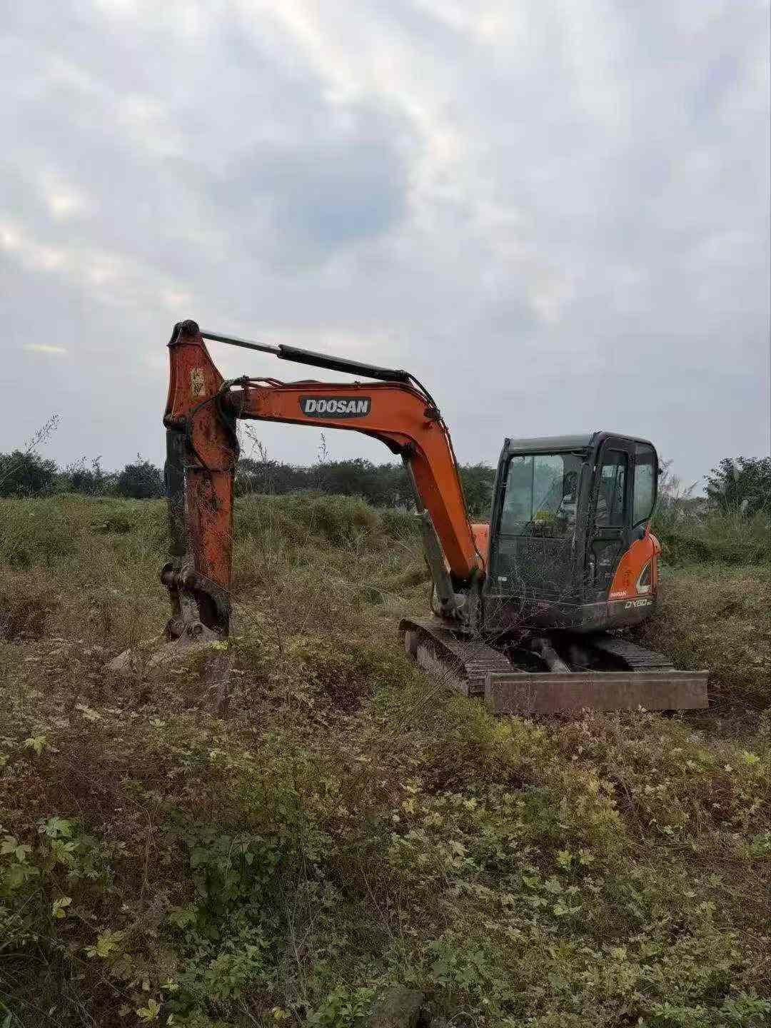 Buy Doosan DH60 Used Excavator / 2 Buy Doosan DH60 Used Excavator / 2