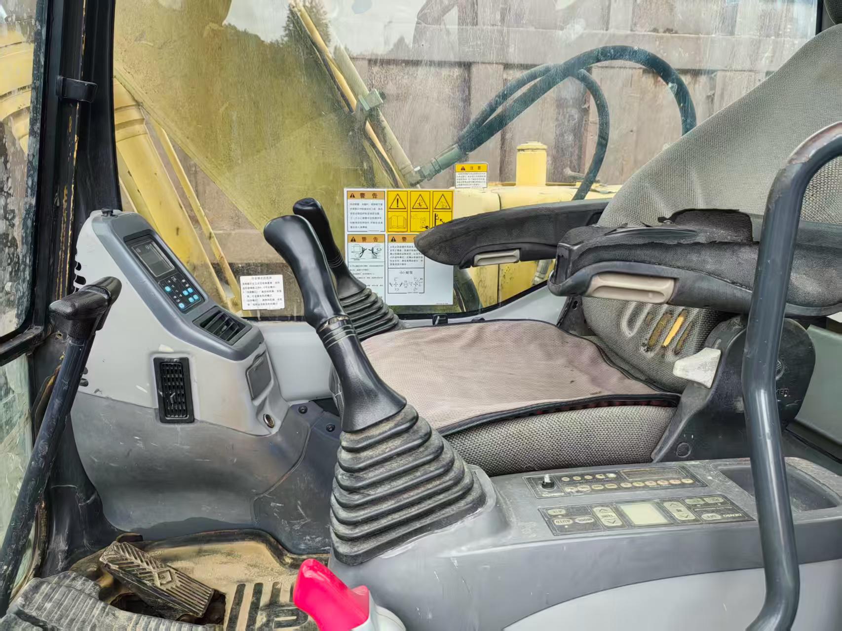 Buy Komatsu PC130-7 Used Excavator / 4 Buy Komatsu PC130-7 Used Excavator / 4