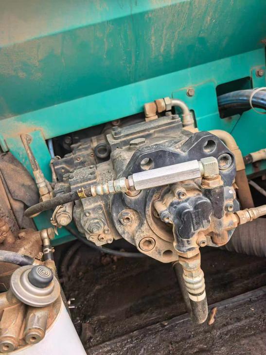 Buy Kobelco SK200-2 Used Excavator / 1