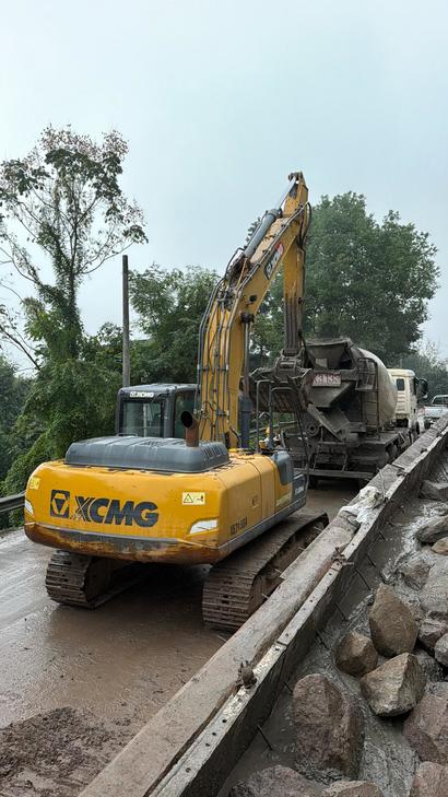 Buy XCMG XE200DA Used Excavator / 1