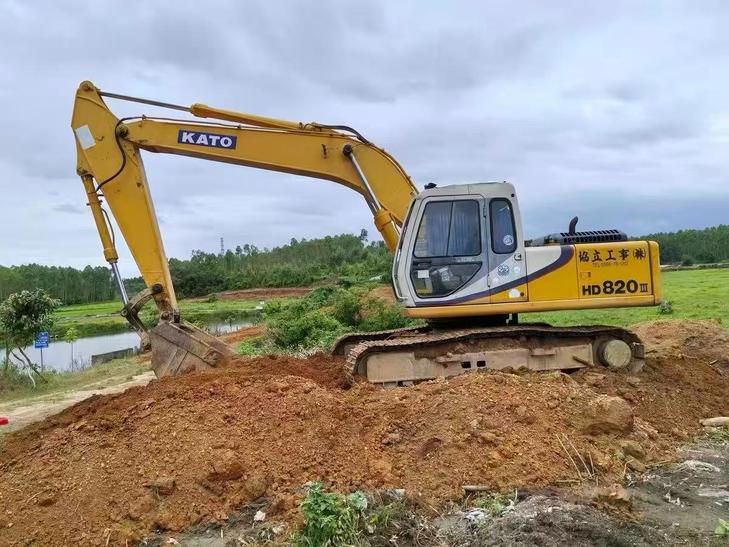 Buy Kato Used Excavator / 1