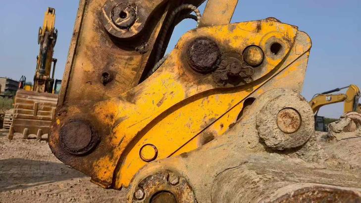 Buy Caterpillar 323 Used Excavator / 1