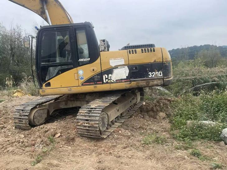 Buy Caterpillar 320D Used Excavator / 1