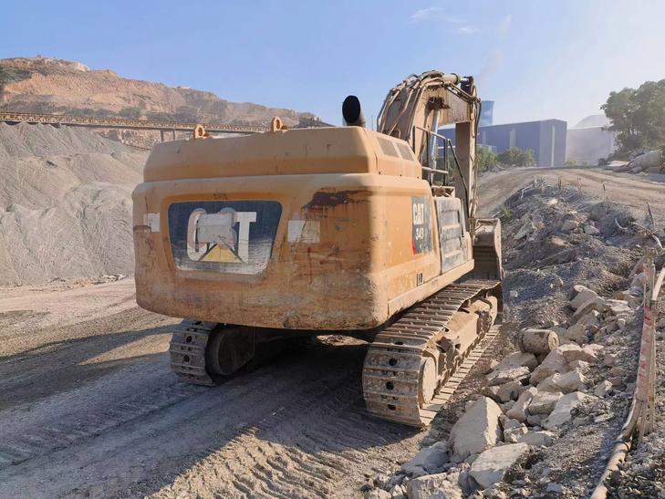Buy Caterpillar 349E Used Excavator / 1