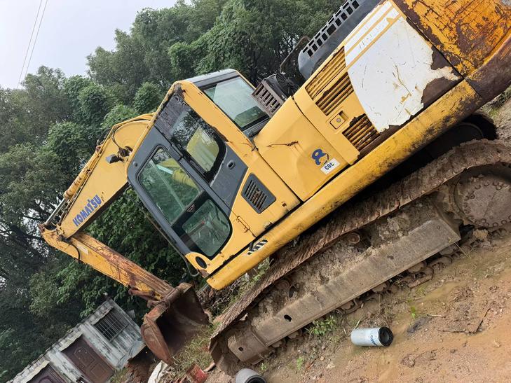 Buy Komatsu PC200 Used Excavator / 1