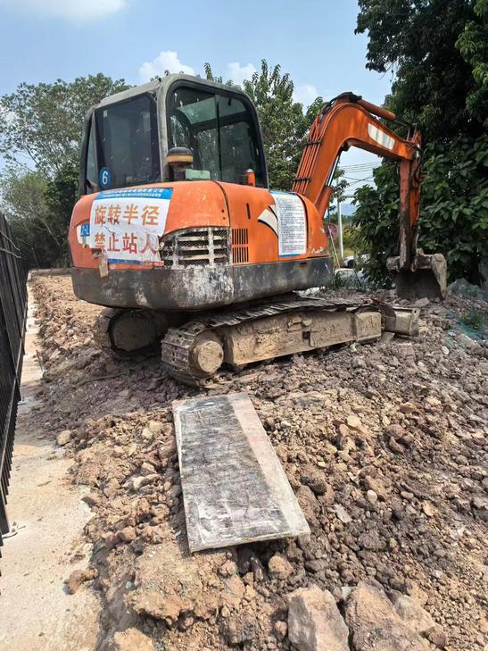 Buy Doosan DH60-7 Used Excavator / 1