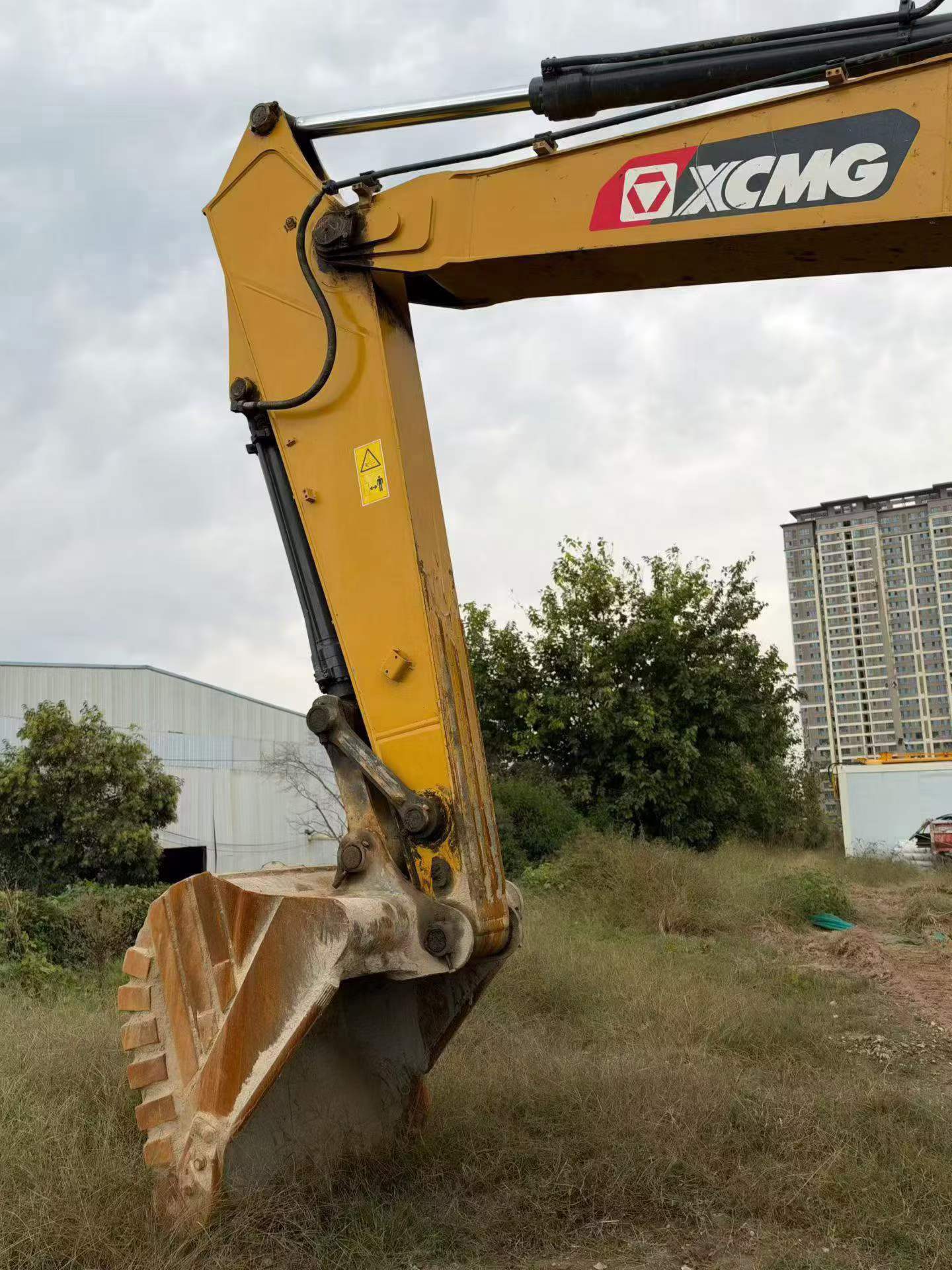 Buy XCMG XE225DK Used Excavator / 9 Buy XCMG XE225DK Used Excavator / 9