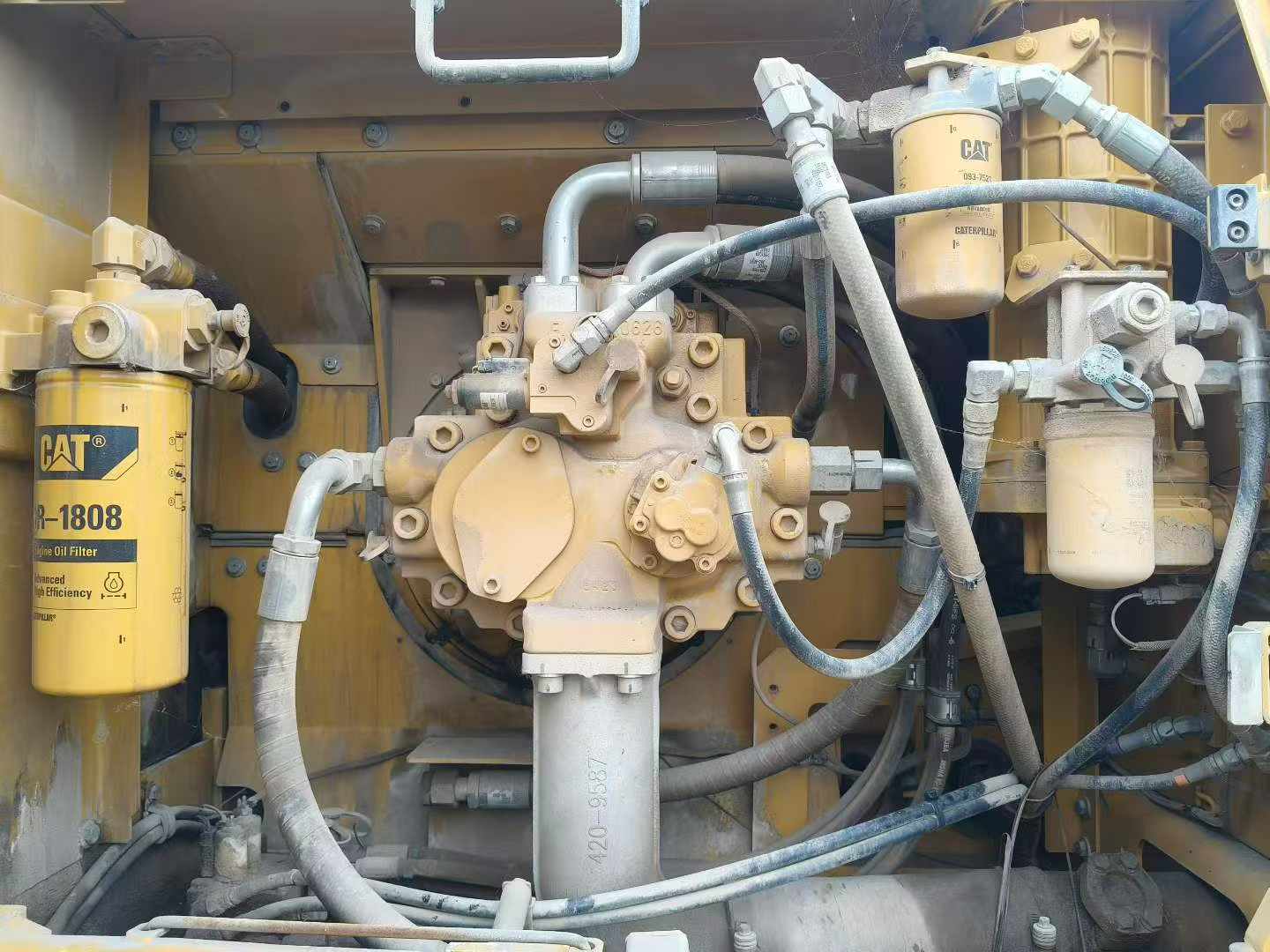 شراء حفارة Caterpillar 336E مستعملة / 8