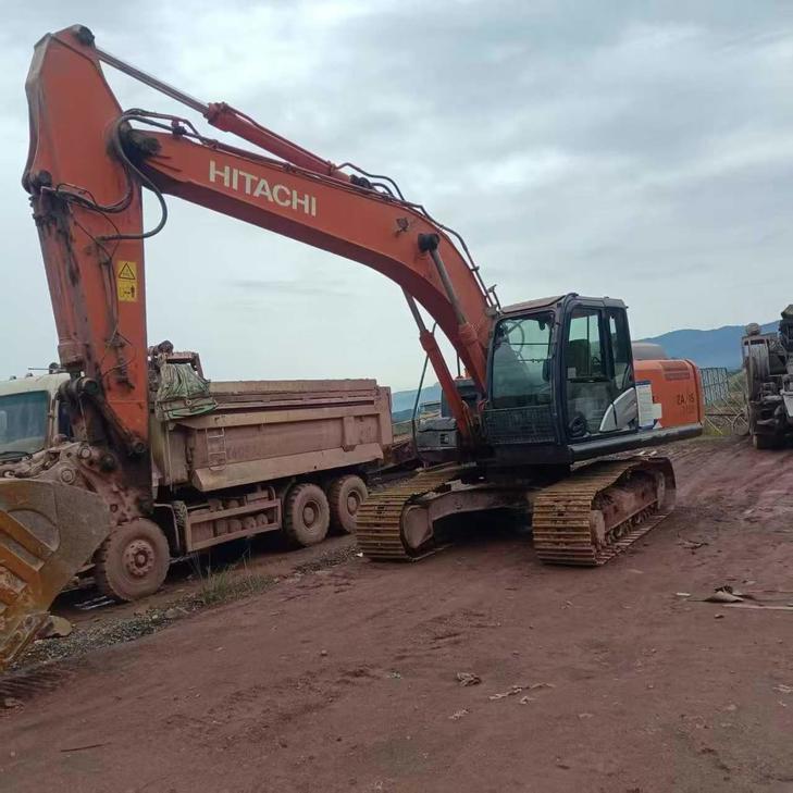 Buy Hitachi ZX210H-5A Used Excavator / 1