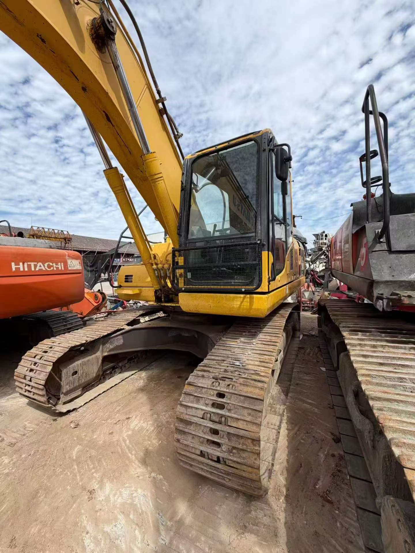 Buy Komatsu PC200 Used Excavator / 2