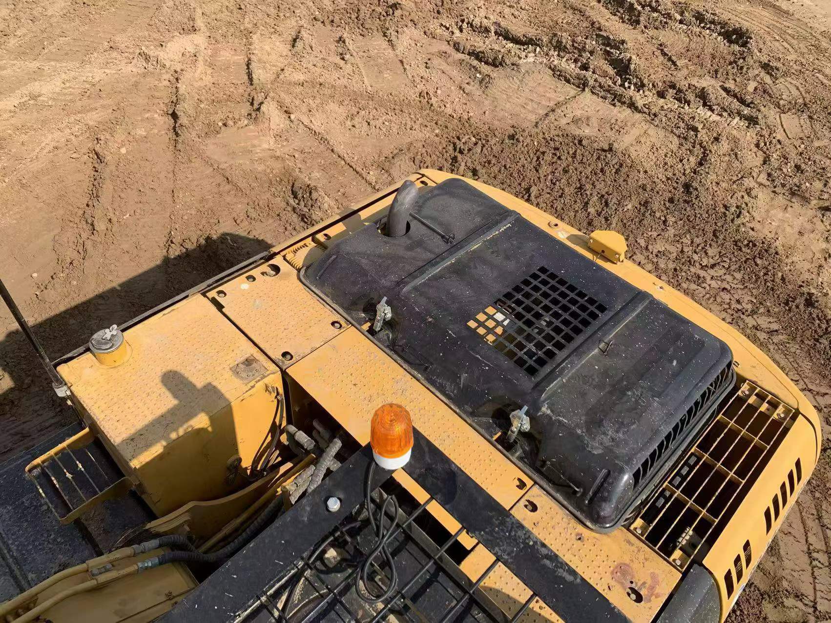 Buy Caterpillar 320D Used Excavator / 9