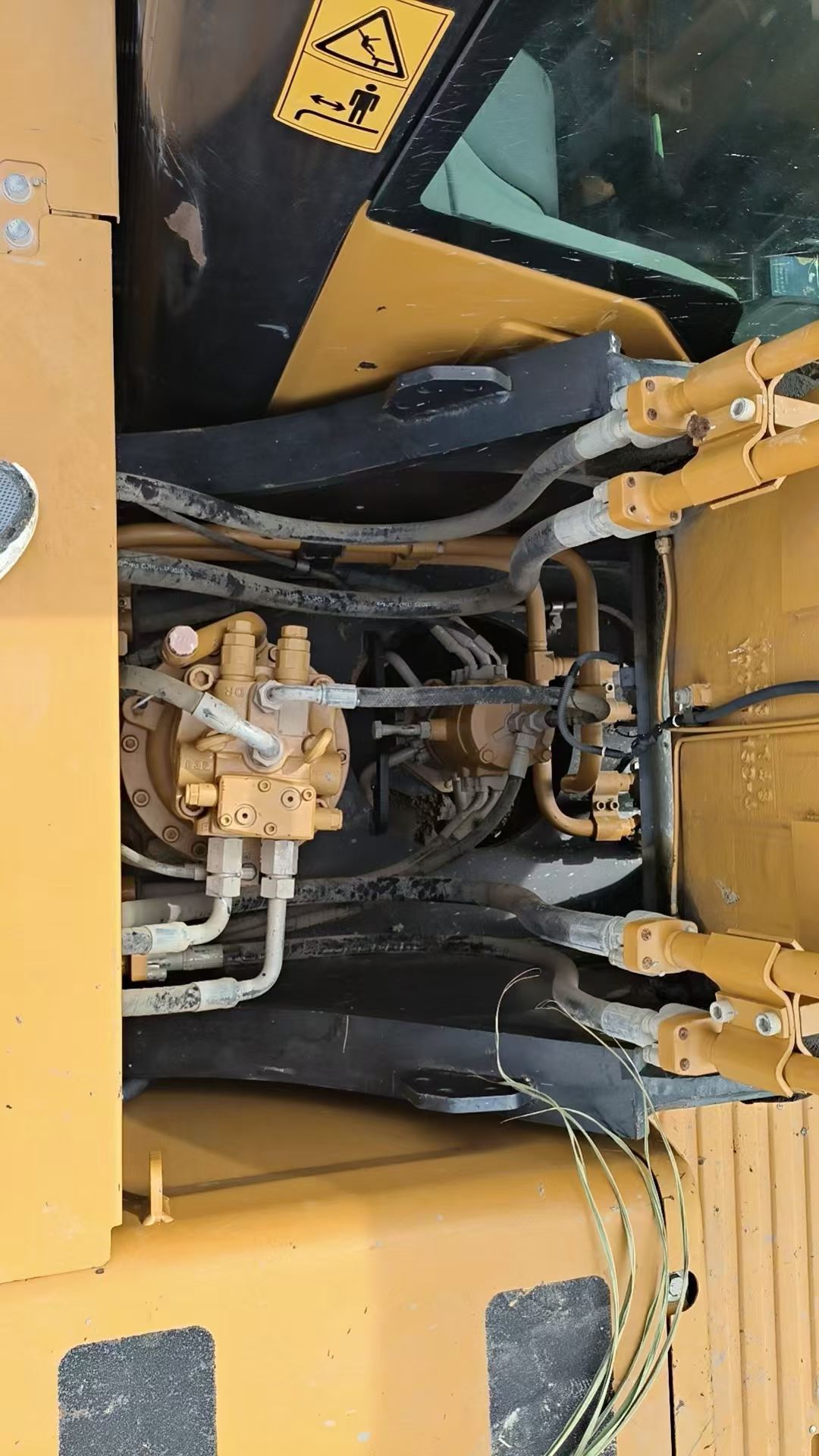 Buy Sany SY200C Used Excavator / 5 Buy Sany SY200C Used Excavator / 5