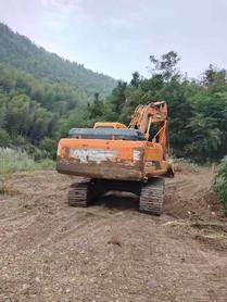 Buy Doosan DH220-9E Used Excavator / 4 Buy Doosan DH220-9E Used Excavator / 4