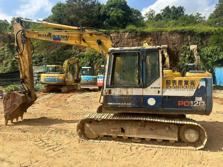 Buy Komatsu PC120-5 Used Excavator / 1