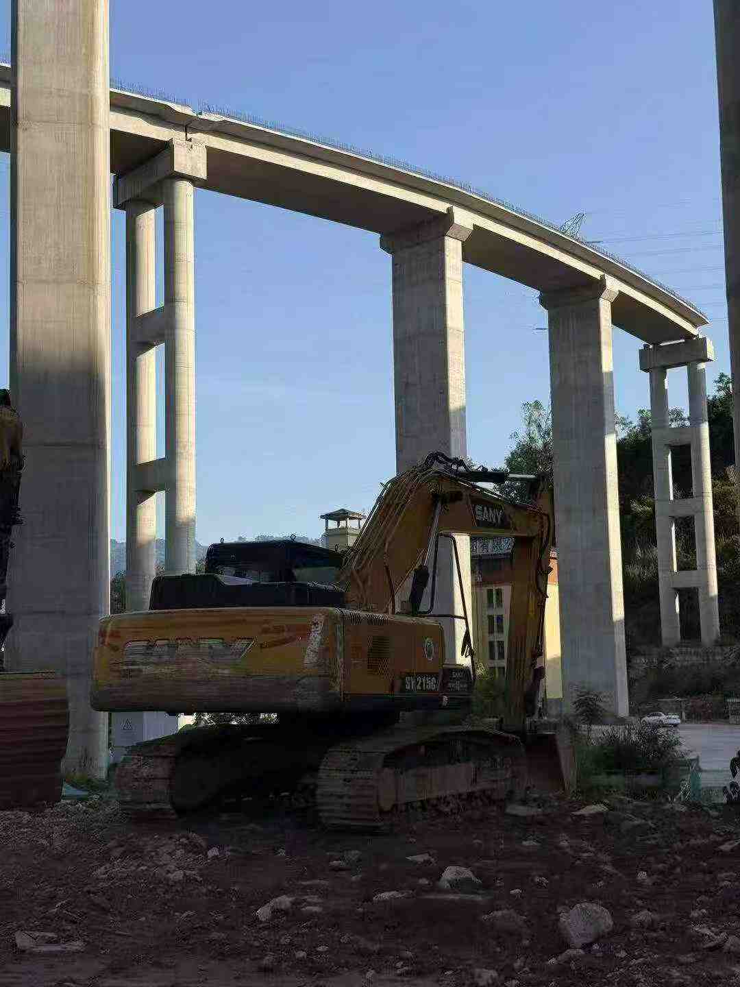 Buy Sany SY200C Used Excavator / 5 Buy Sany SY200C Used Excavator / 5