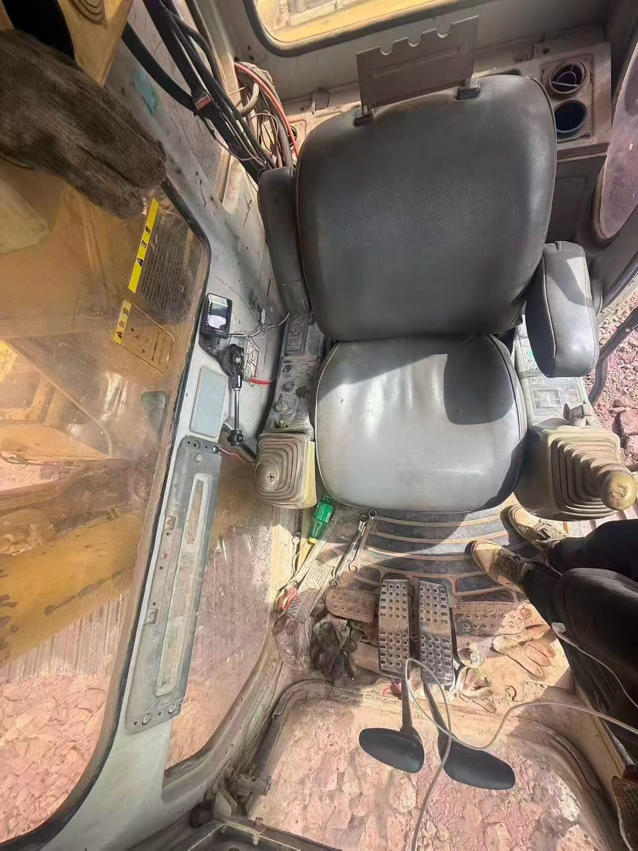 Buy Sumitomo SH200A2 Used Excavator / 4 Buy Sumitomo SH200A2 Used Excavator / 4