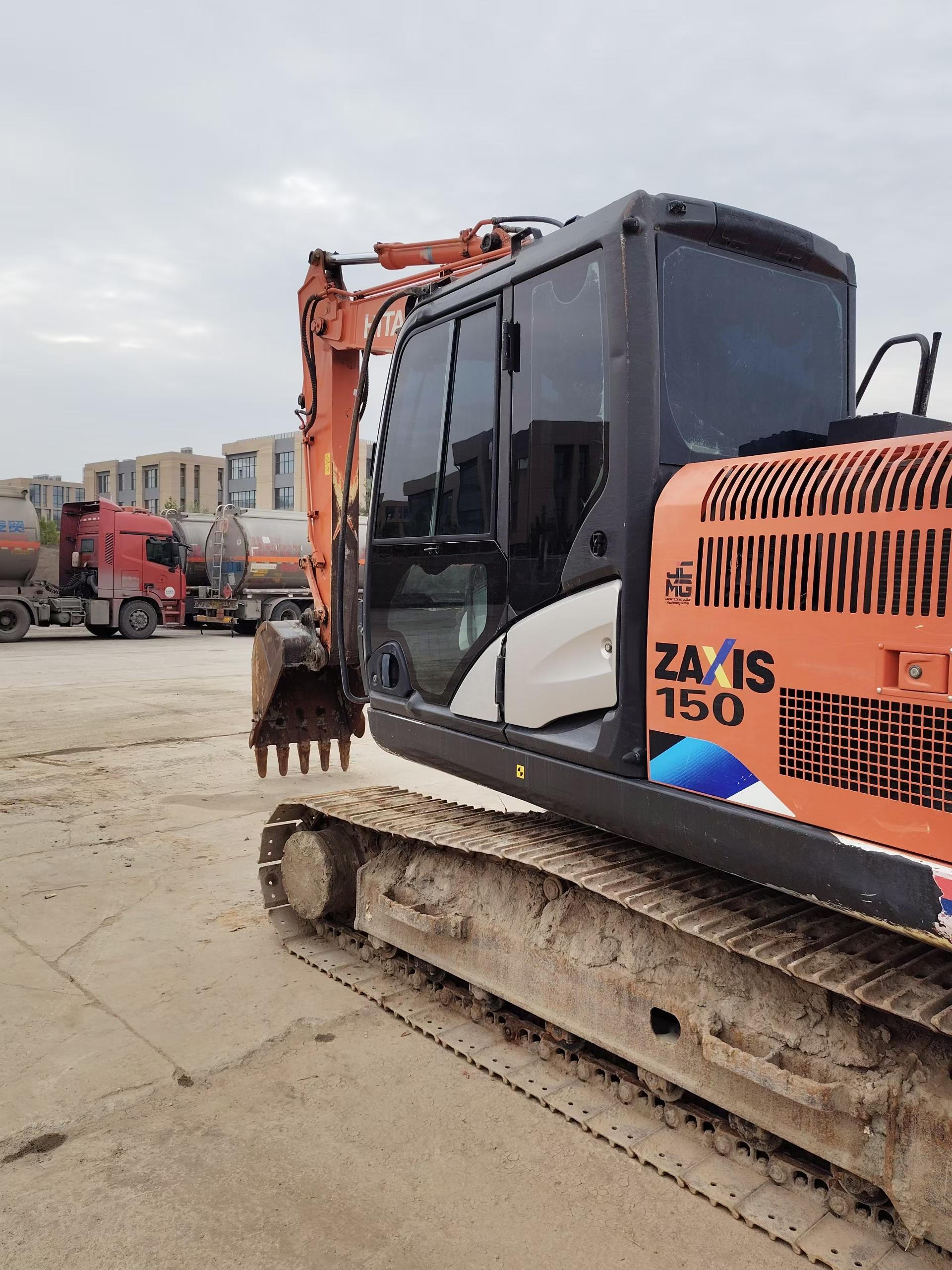 Buy Hitachi EX130 Used Excavator / 1