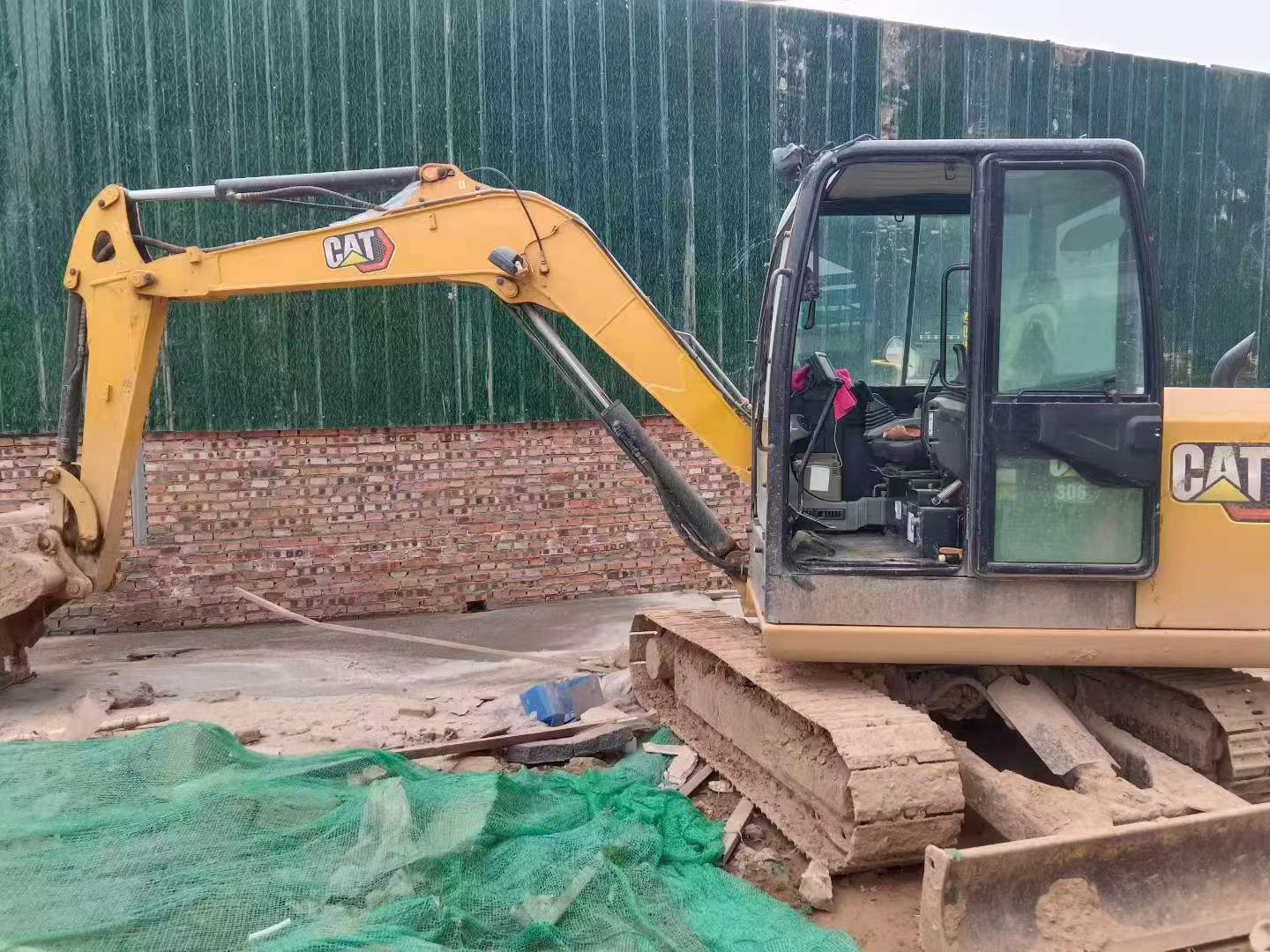 Buy Caterpillar 305.5 Used Excavator / 2 Buy Caterpillar 305.5 Used Excavator / 2