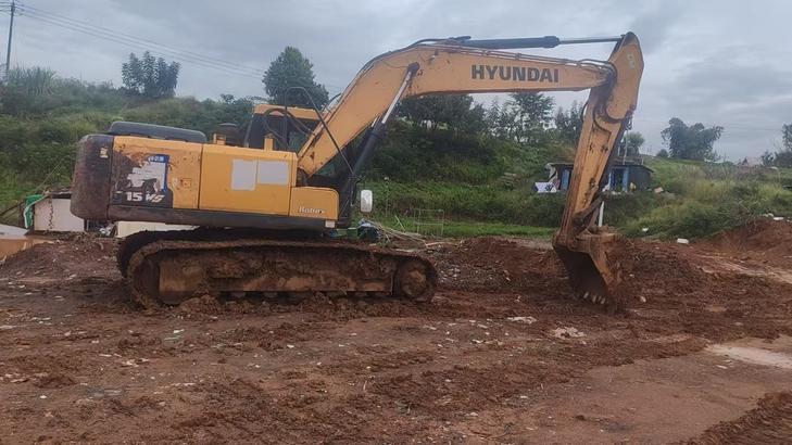 Buy Hyundai R215-7 Used Excavator / 1
