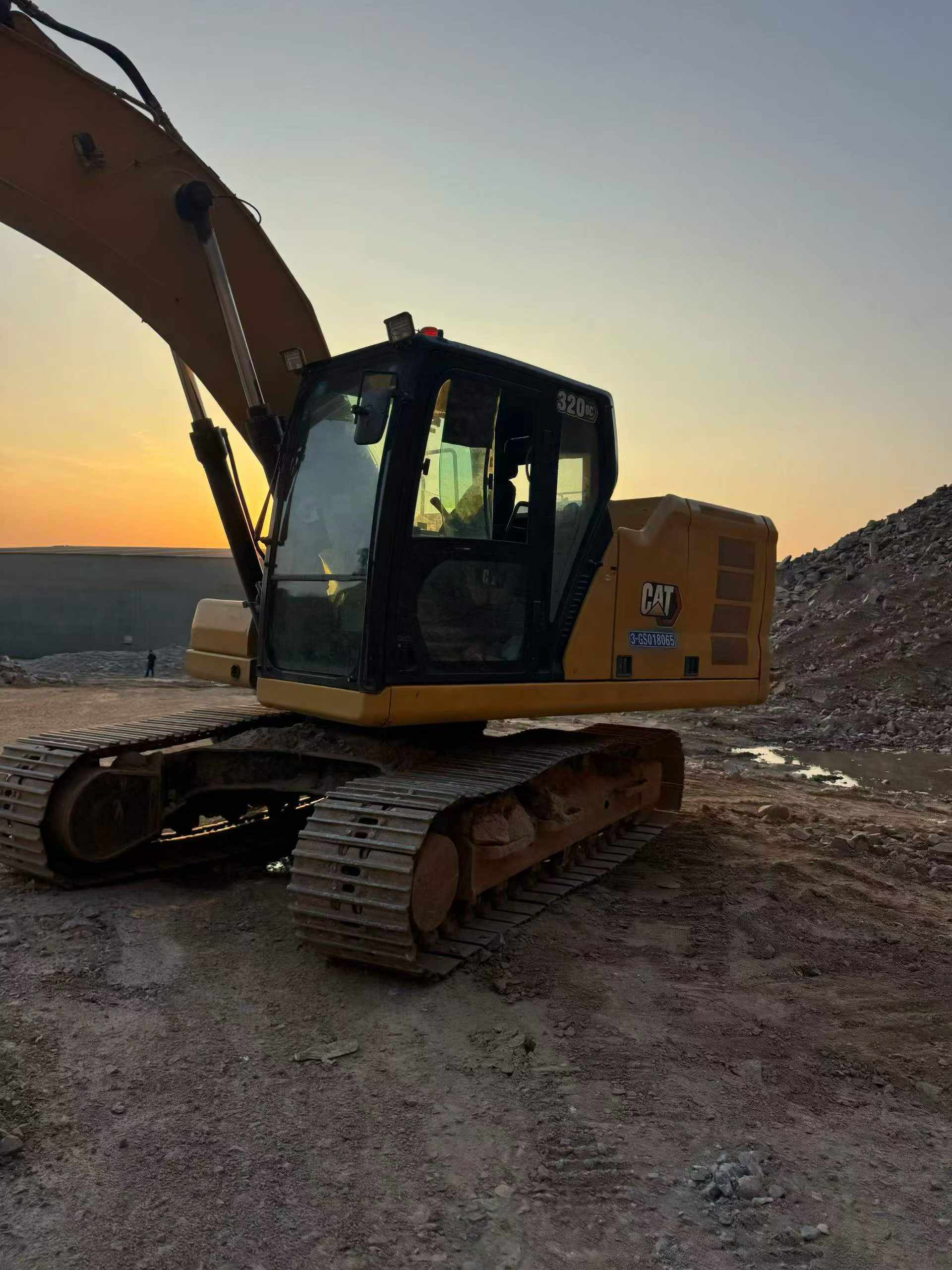 Buy Caterpillar 320GC Used Excavator / 5