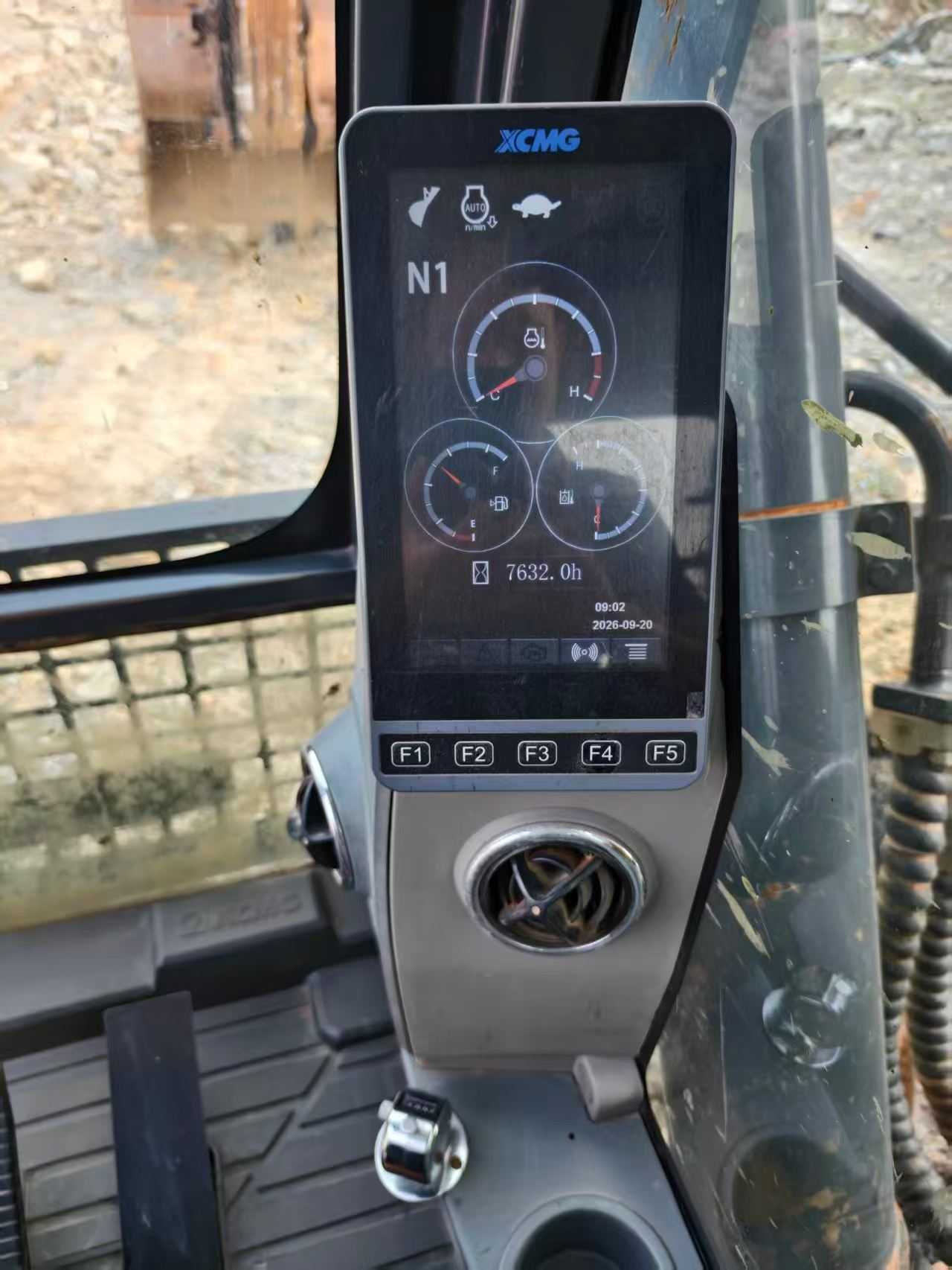 Buy XCMG XE380K Used Excavator / 2