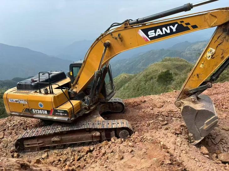 Buy Sany SY245H Used Excavator / 1