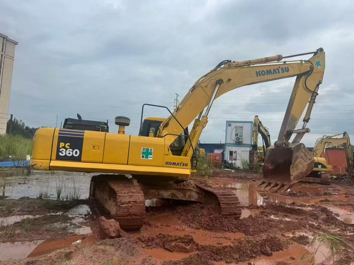 Buy Komatsu PC360-7 Used Excavator / 1