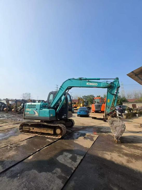 Buy Kobelco SK75 Used Excavator / 1
