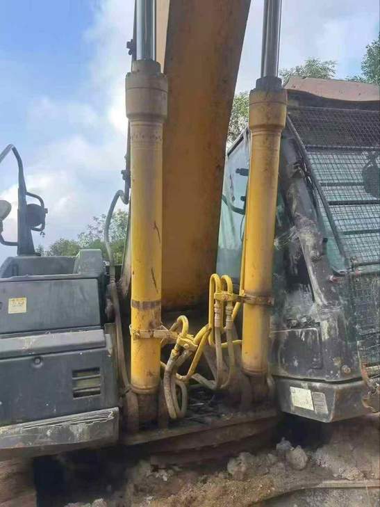 Buy Hitachi EX250-5 Used Excavator / 1