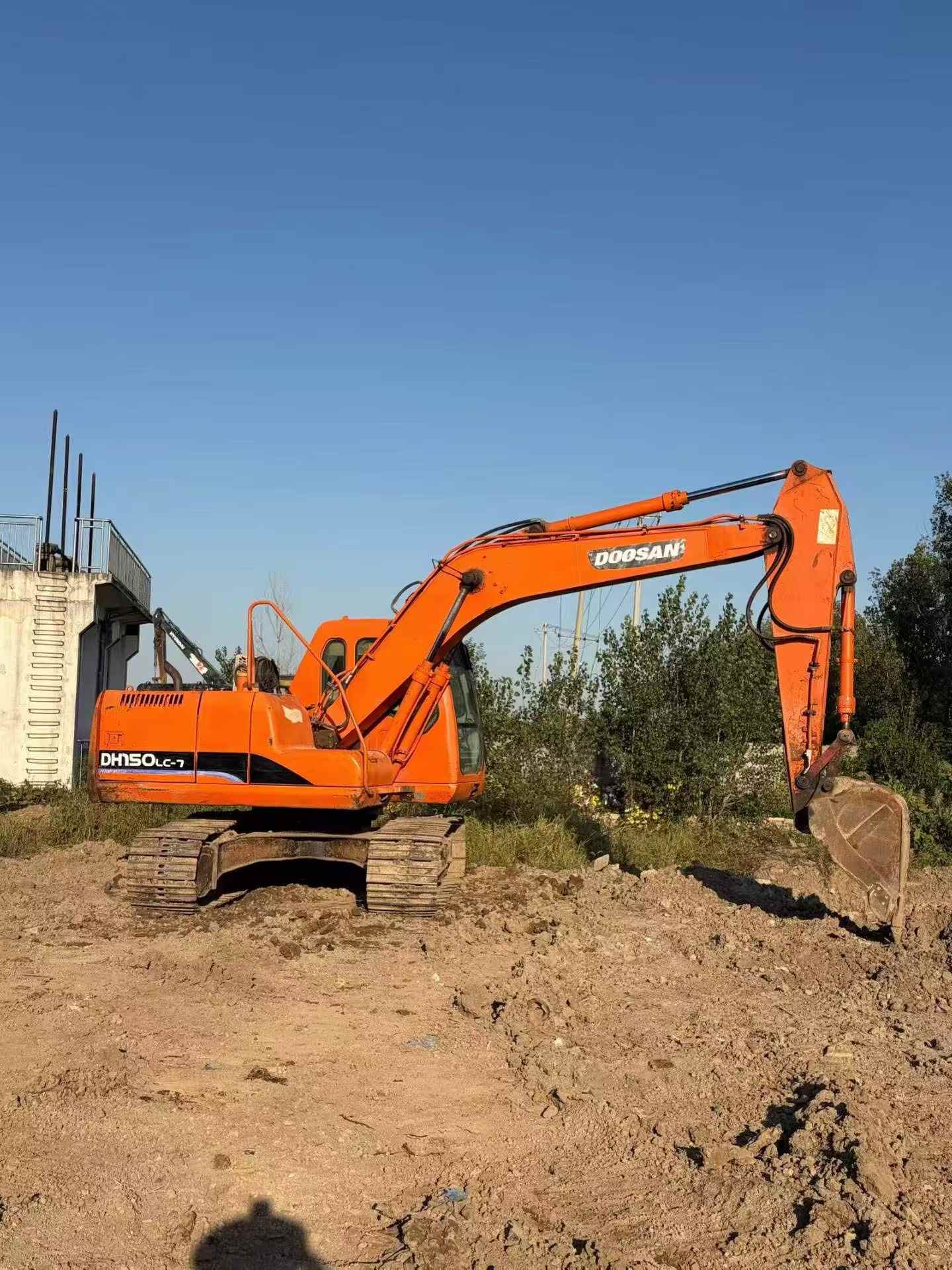 شراء حفارة Doosan DH150-7 مستعملة / 3