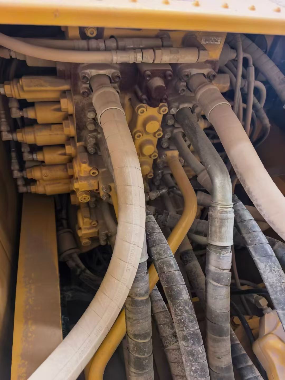 Buy Komatsu PC200 Used Excavator / 3
