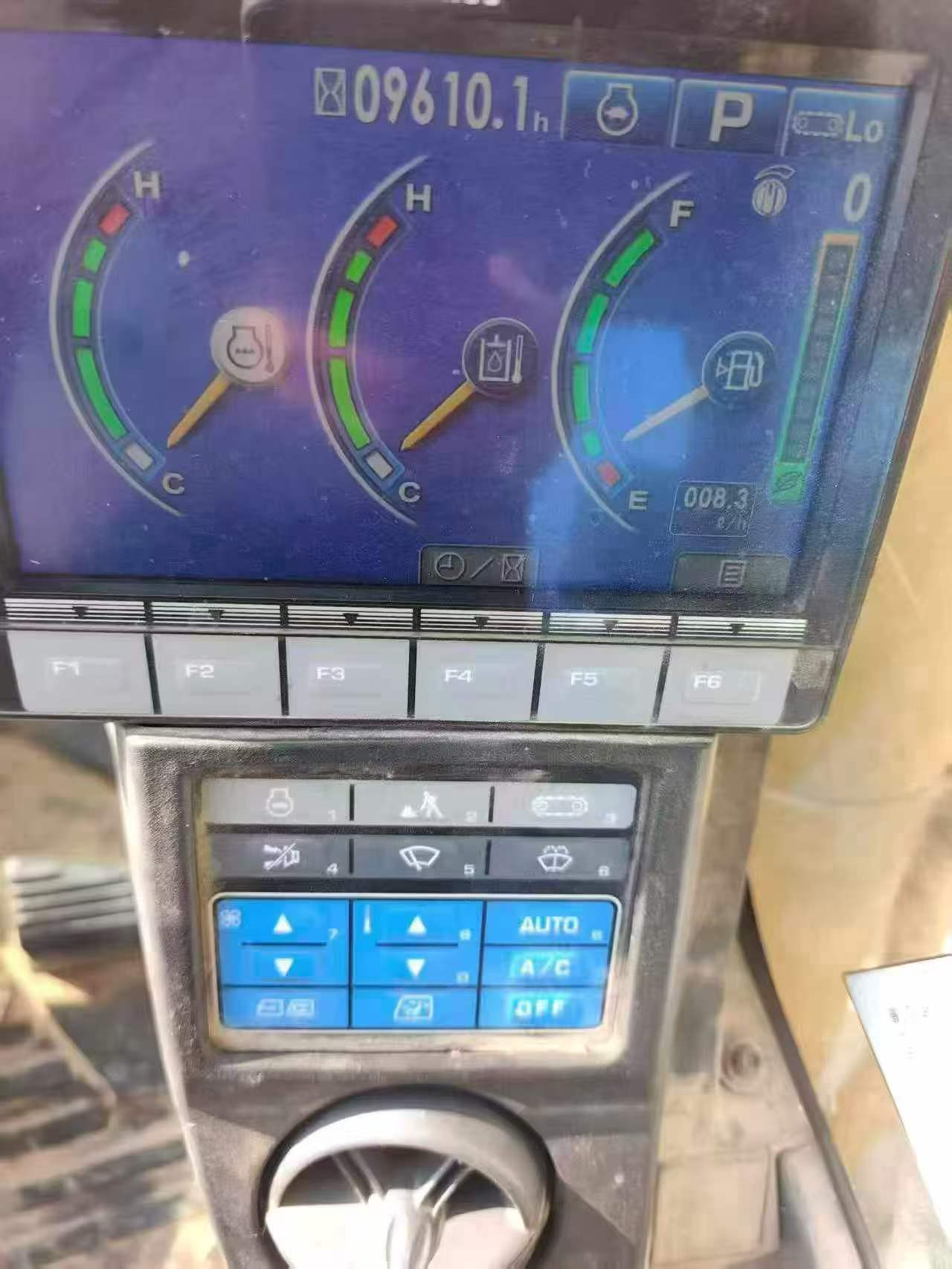 Buy Komatsu PC200 Used Excavator / 8