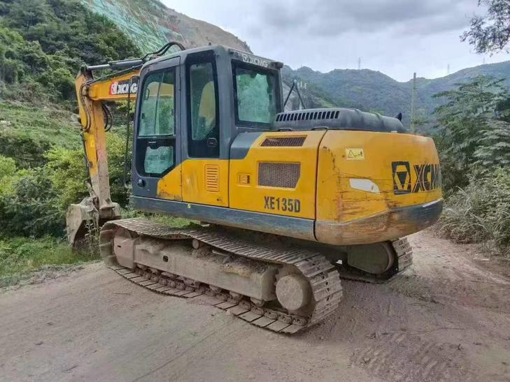 Buy XCMG XE135D Used Excavator / 1